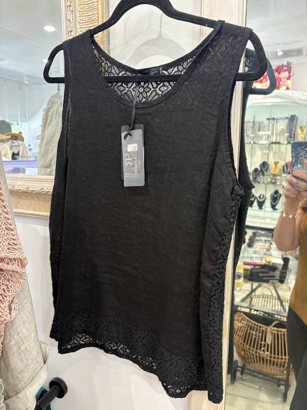 NEW BELLA AMORE women's sleeveless scoop neck top in black
